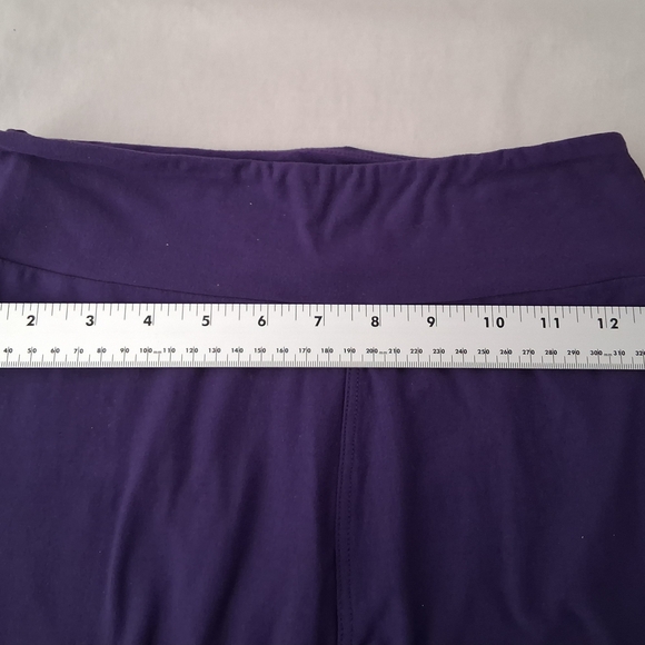 LuLaRoe Leggings : Yoga & Lounge Pants : One Size : Solid Purple : RN# 142161 - Picture 4 of 9